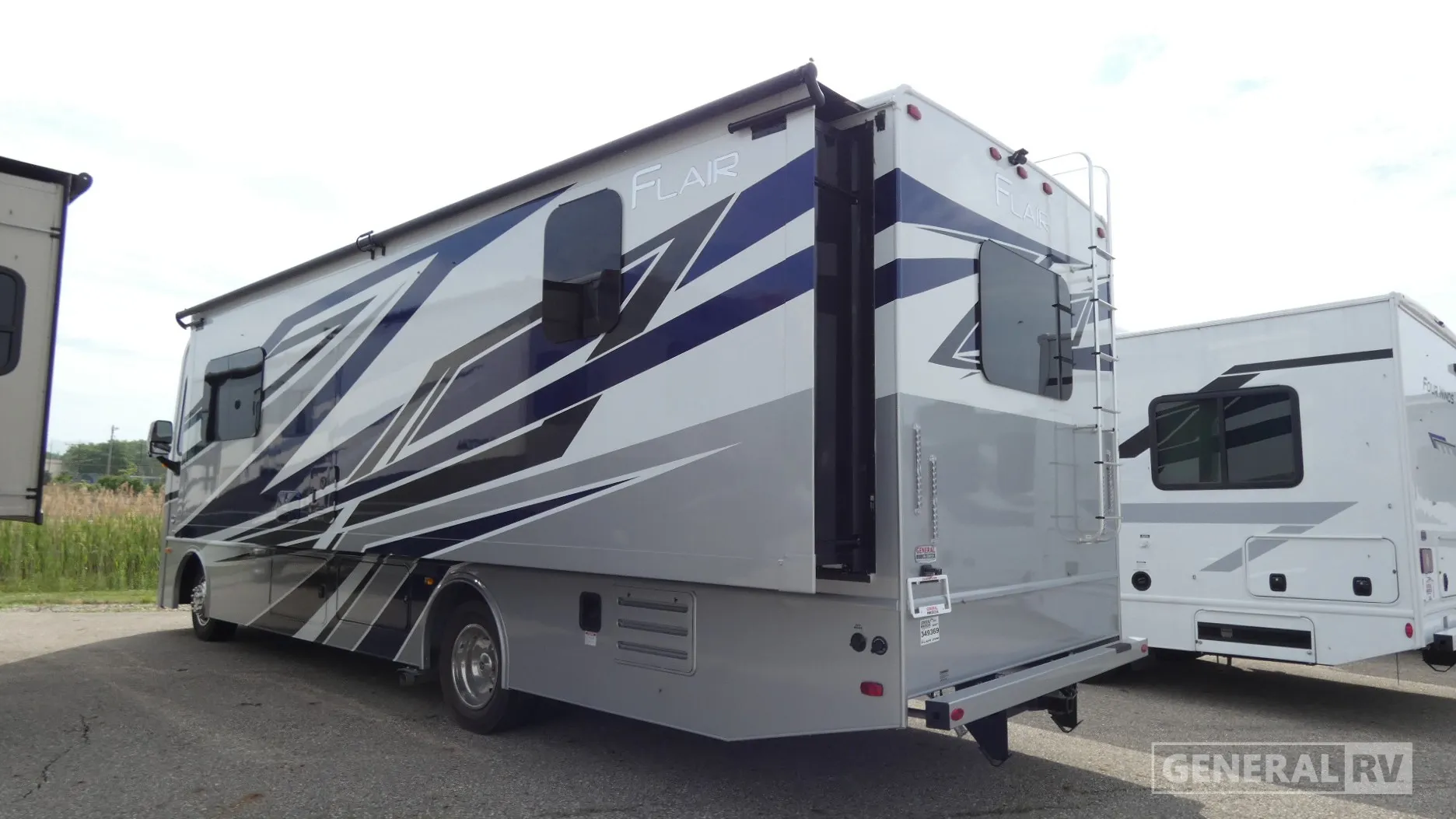 2026 Fleetwood Flair 29M - Photo 4