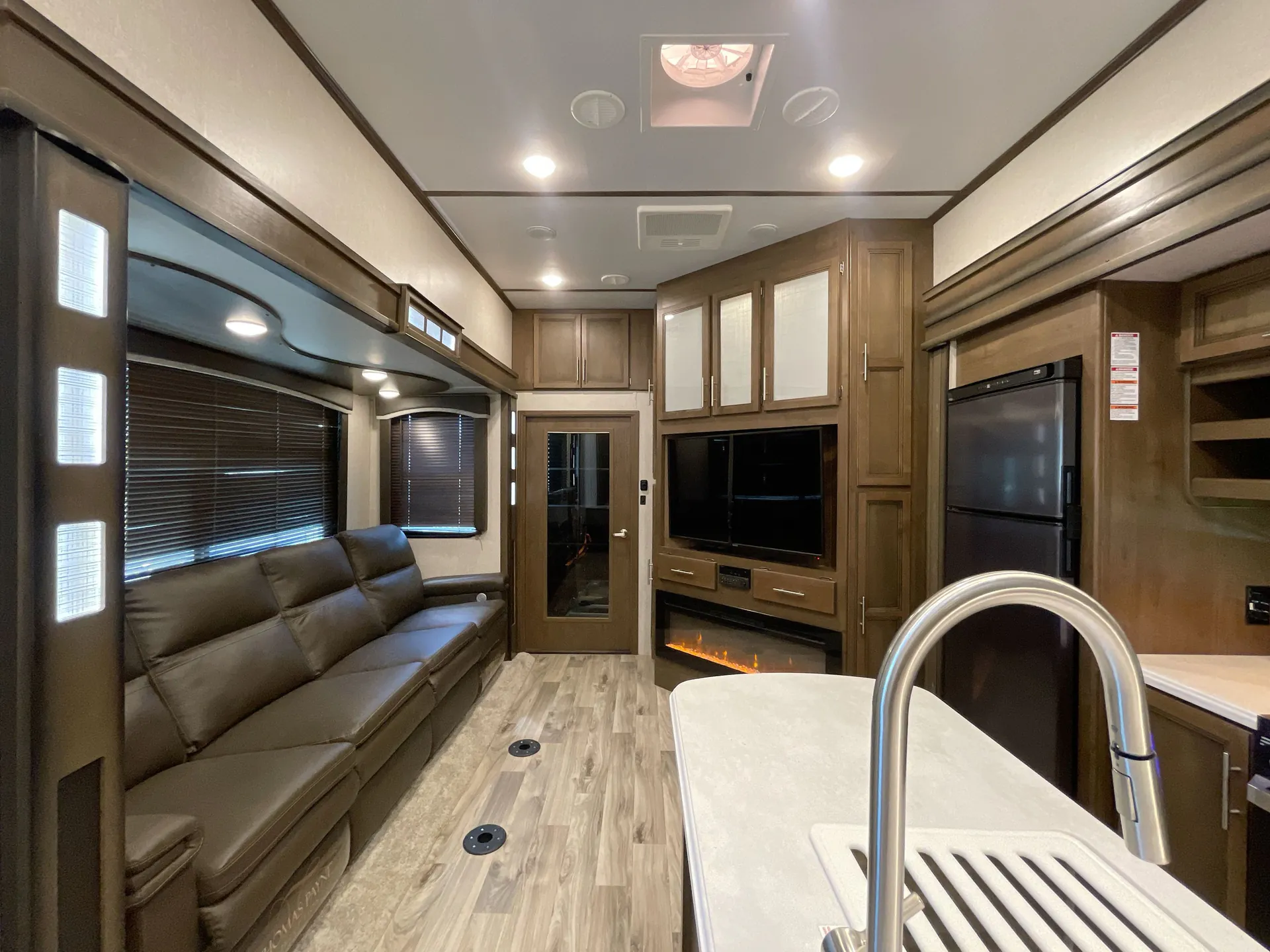 2020 Keystone Cougar 353SRX — living area main