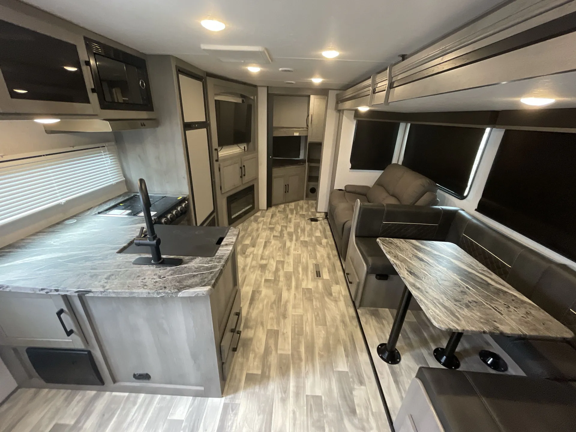 2022 Dutchmen Kodiak Ultra-Lite 296BHSL — living area main