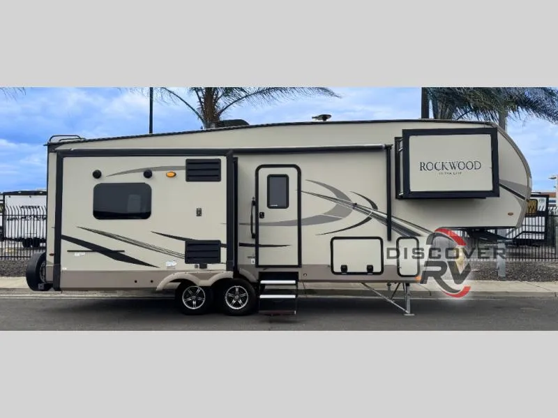 2019 Forest River RV Rockwood Ultra Lite 2650WS - Photo 2