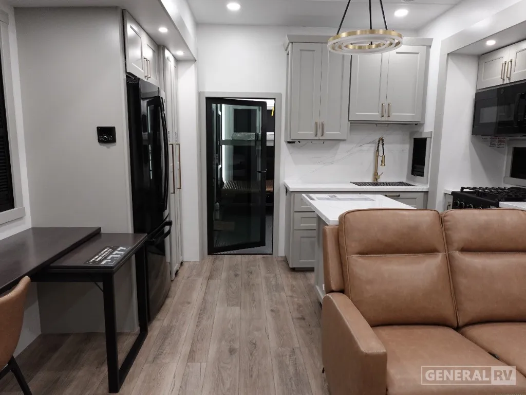 2026 Brinkley Model G 3950 - Photo 4