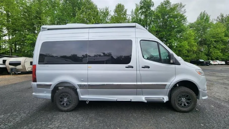 2025 Grech RV Turismo-ion TWIN BED - Photo 2