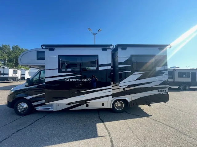 2026 Forest River Sunseeker MBS 2400BDS - Photo 3