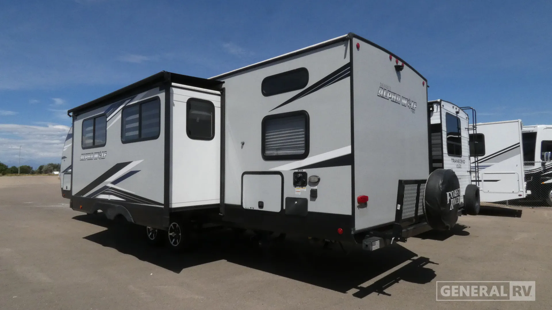 2021 Forest River Cherokee Alpha Wolf 30DBH-L - Photo 4