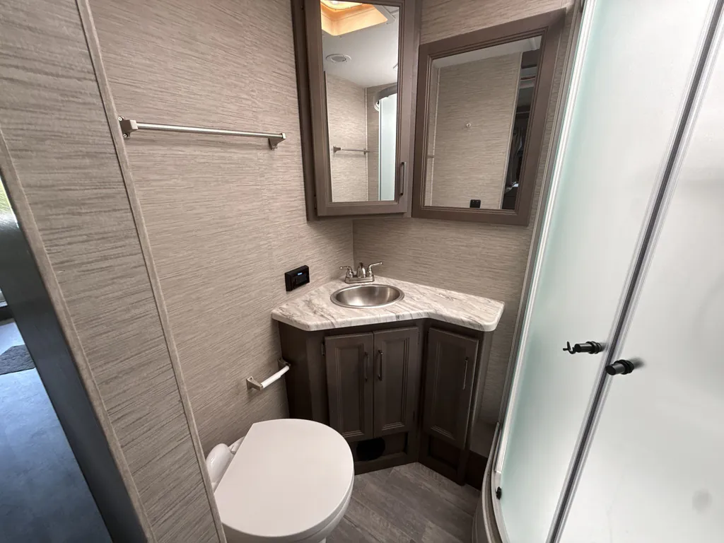 2023 Thor Motor Coach Freedom Traveler A32, Photos photo 21