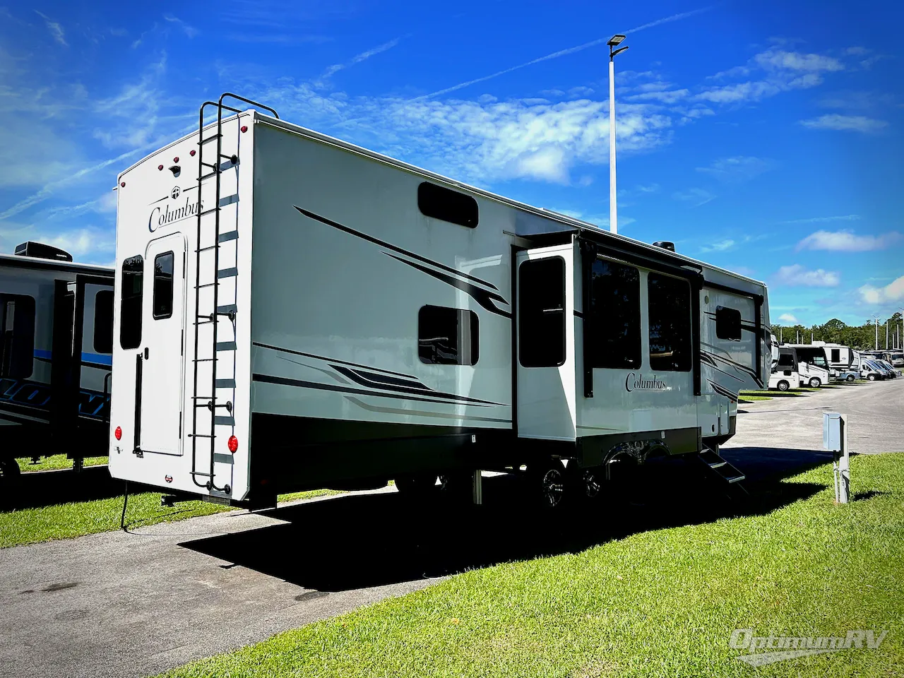 2025 Palomino Columbus 376DS dealer photo 2 from Optimum RV