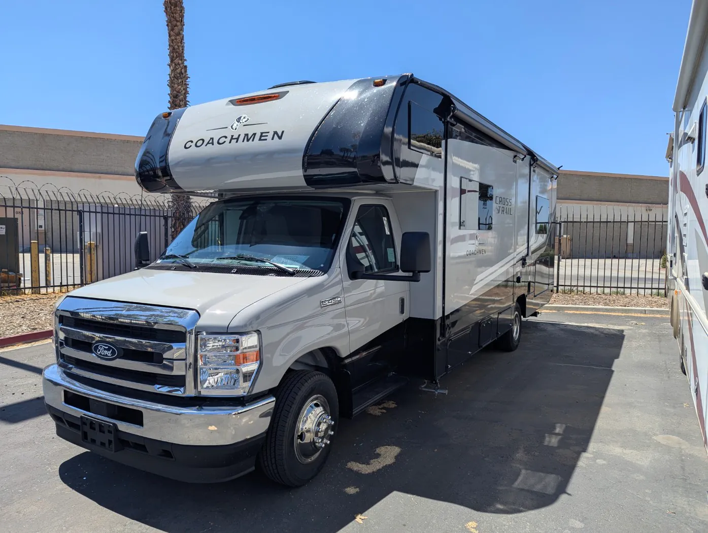 2027 Coachmen Cross Trail 26XG - Photo 4