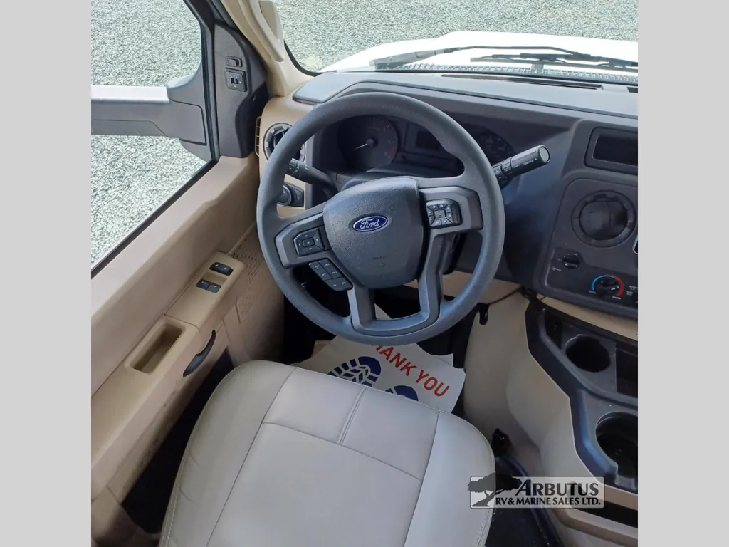 2024 Thor Motor Coach Echelon LF31, Photos photo 9