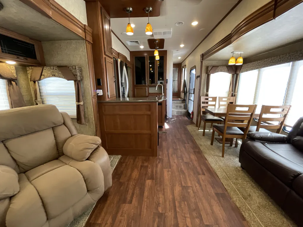 2016 Forest River Sierra 355RE, Photos photo 4