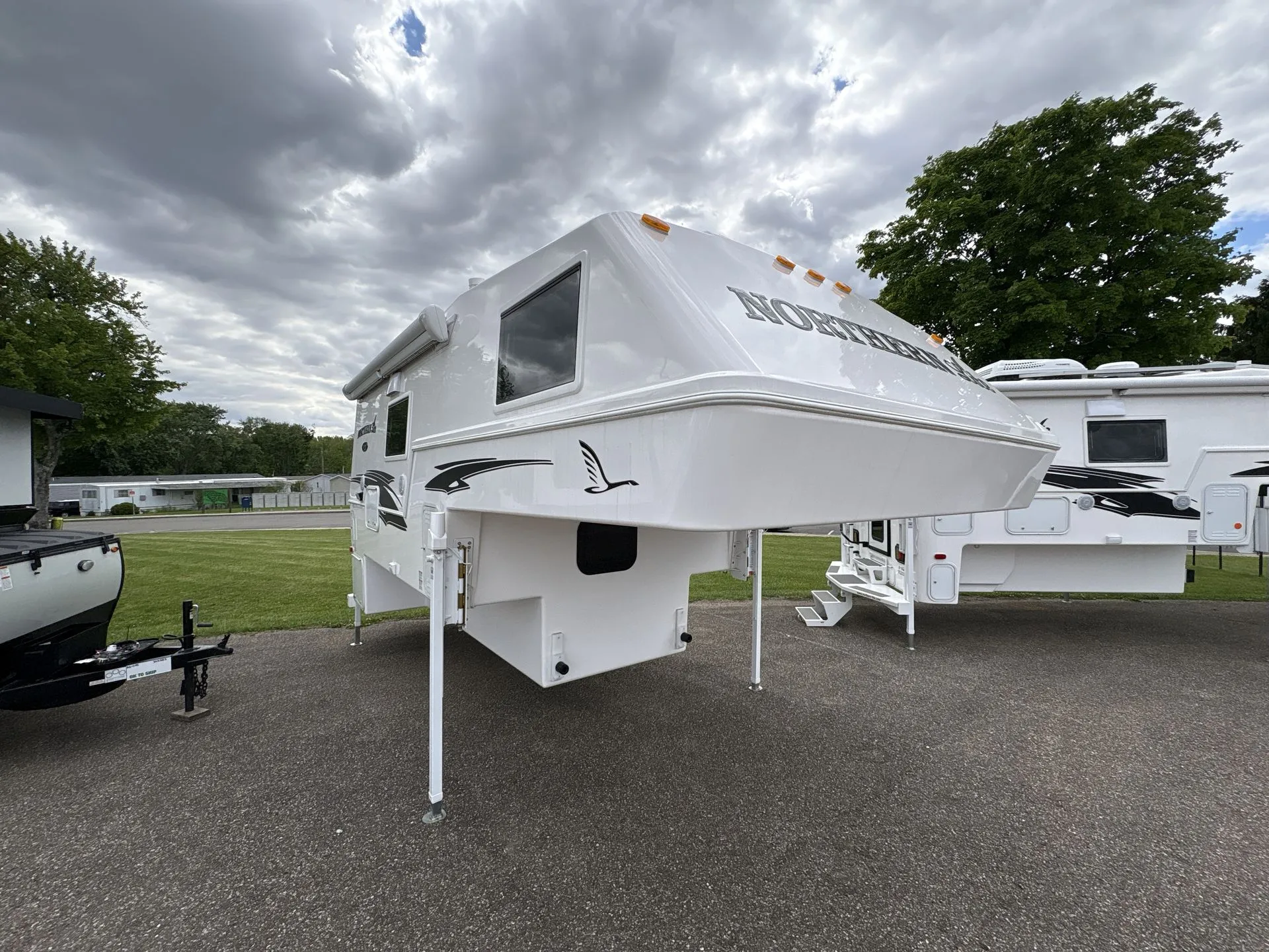2026 Northern Lite 10-2 EX DRY BATH - Photo 2