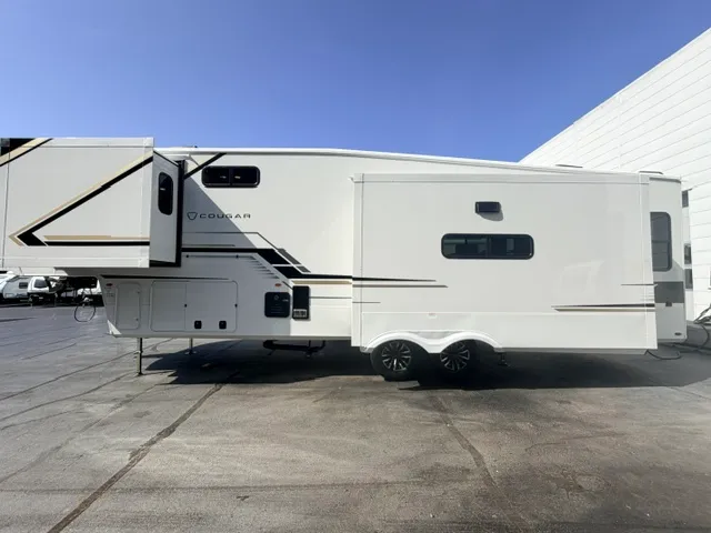 2027 Keystone Cougar 316RLS - Photo 4