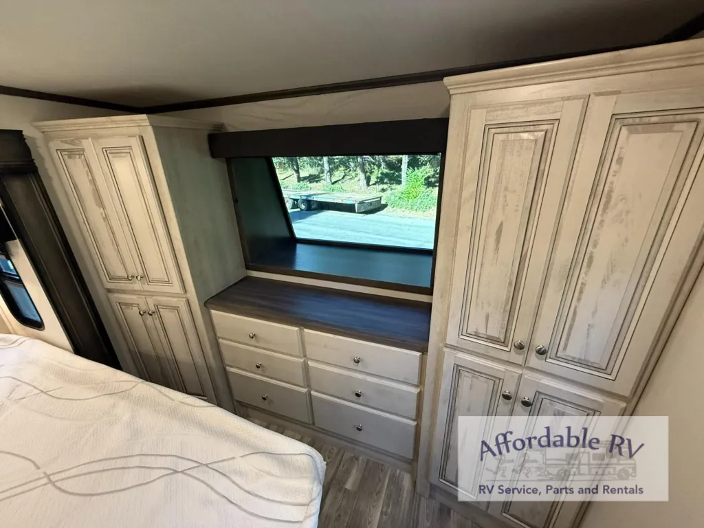 2022 Forest River Cardinal Luxury 380RLX, Photos photo 21