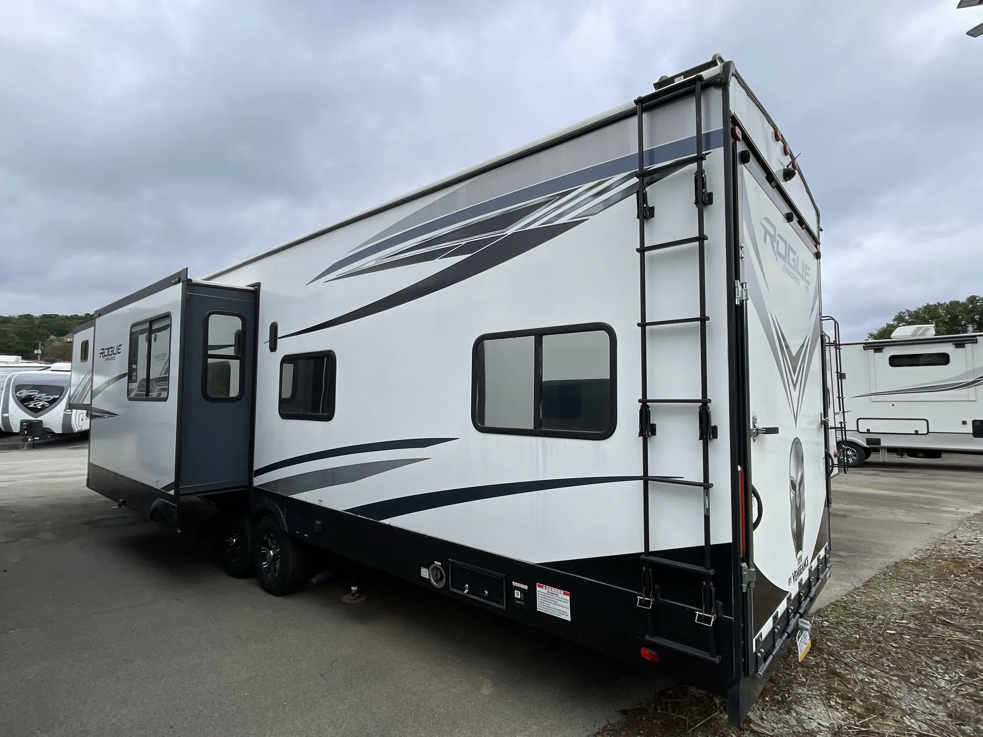 2021 Forest River Vengeance Rogue Armored 4007G2 — backside
