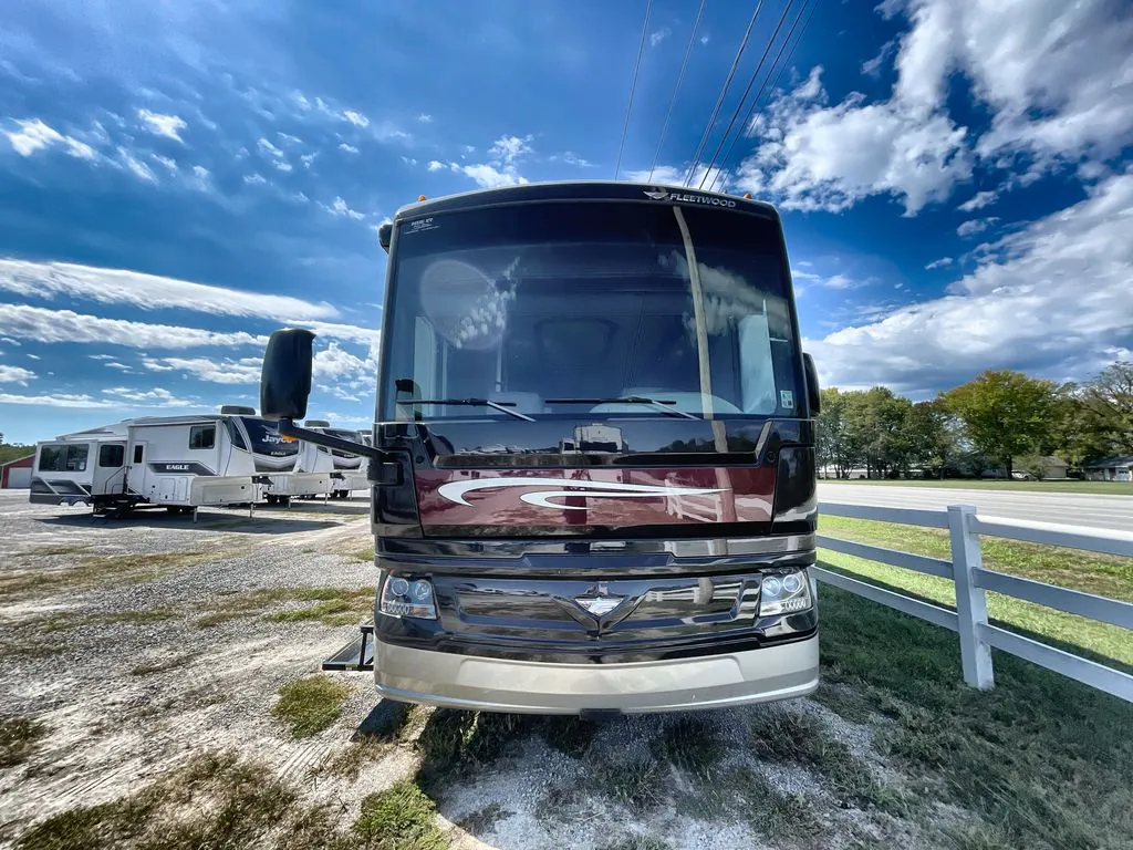 2019 Fleetwood Pace Arrow 38N