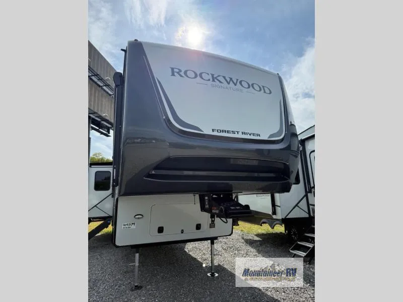 2026 Forest River Rockwood Signature 401SFB - Photo 4