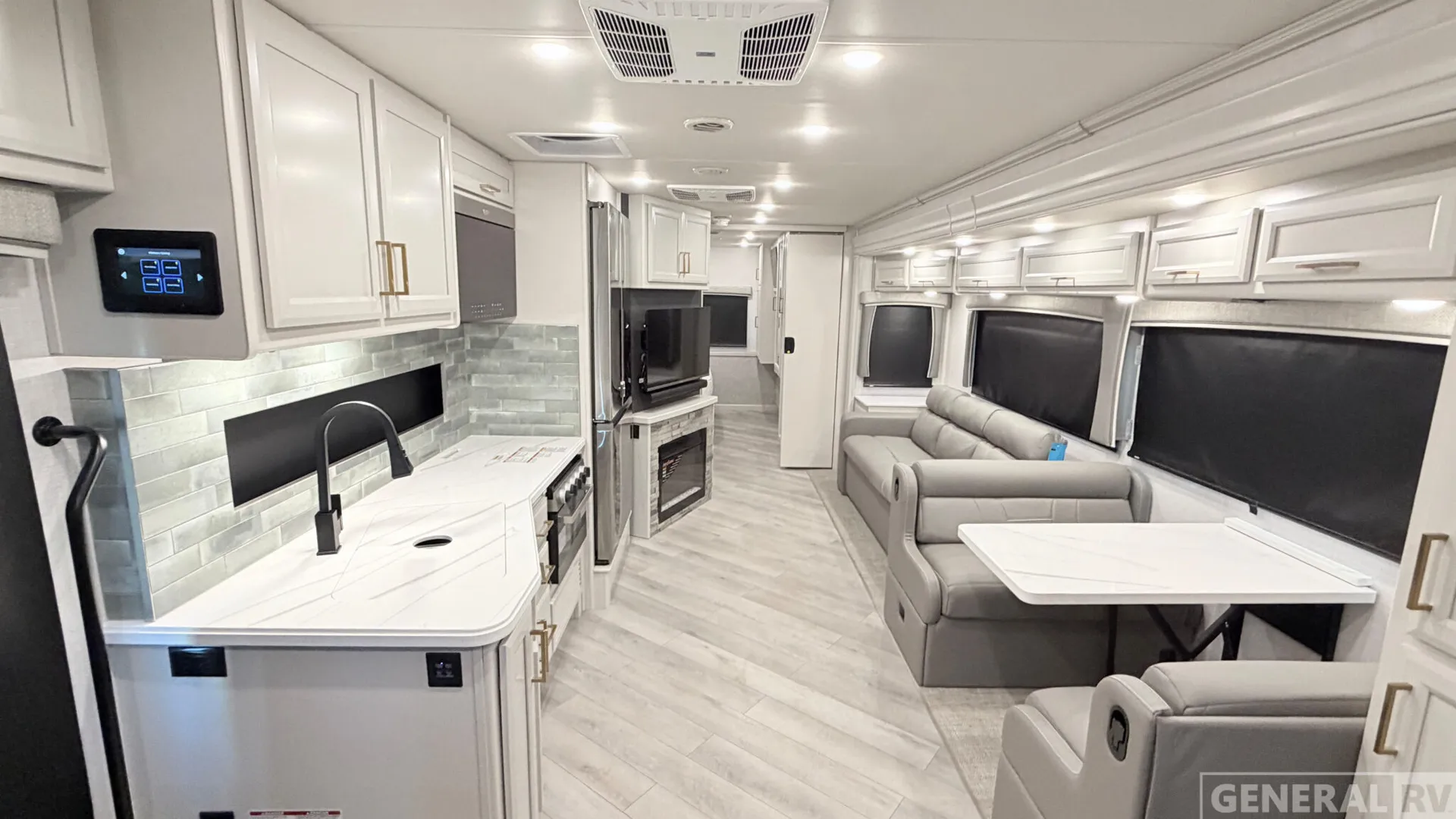 2026 Holiday Rambler Vacationer 33C - Photo 3