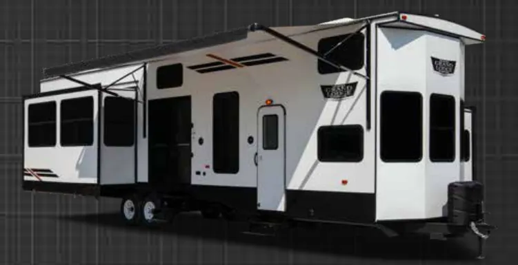 Forest River Wildwood DLX 40FDEN exterior