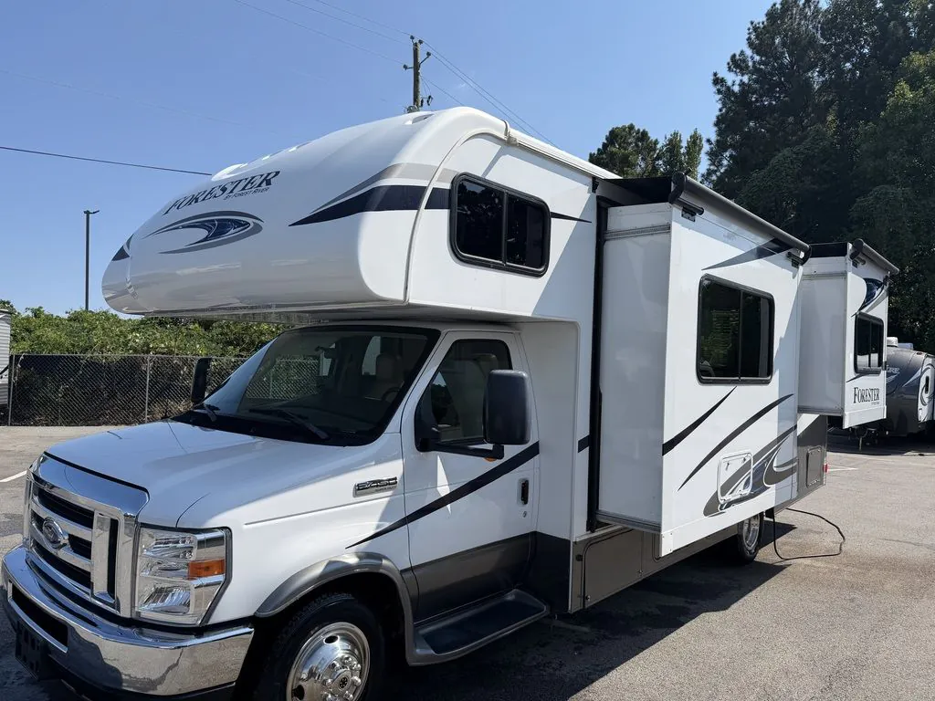 2018 Forest River Forester 2421MS - Photo 4
