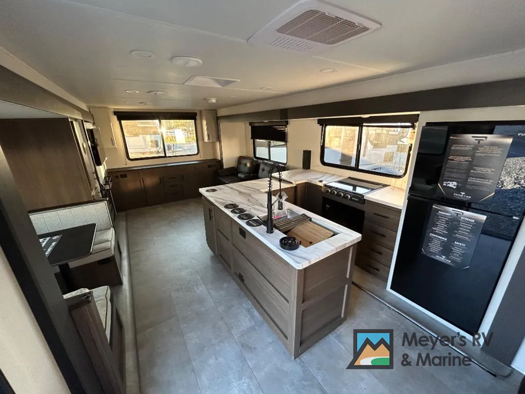 2027 Forest River Tracer 286RL, Photos photo 5