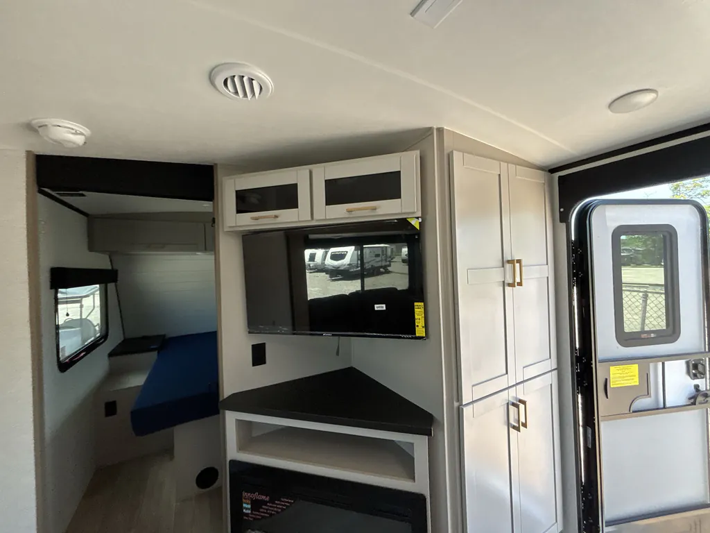 2027 Jayco Jay Feather 29BHB, Photos photo 14