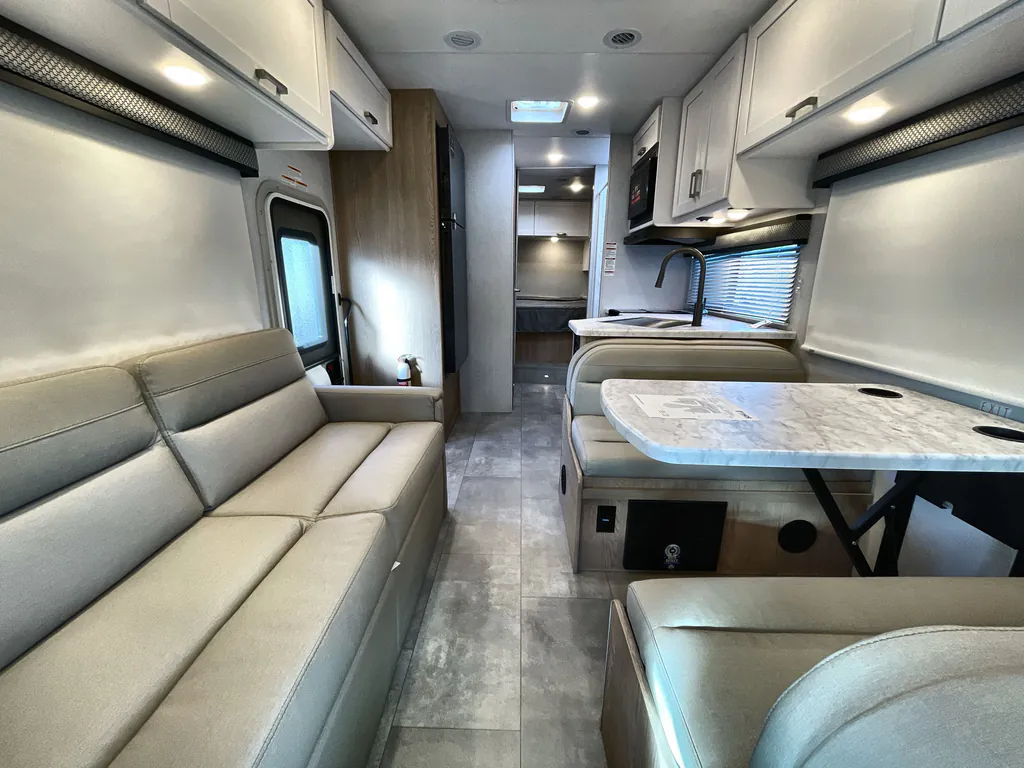 2026 Thor Motor Coach Freedom Elite 28HZ, Photos photo 2