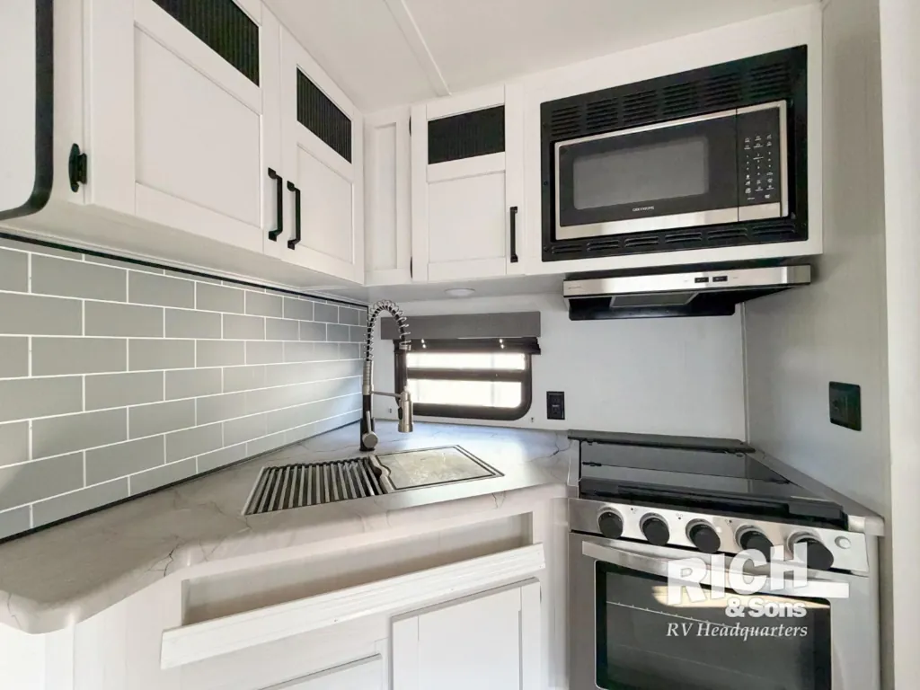 2026 Palomino Puma 337BH, Photos photo 17