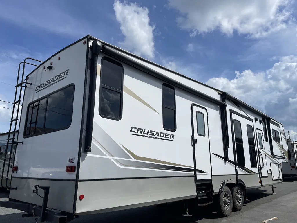 2024 Prime Time Crusader 375FLS, Photos photo 2