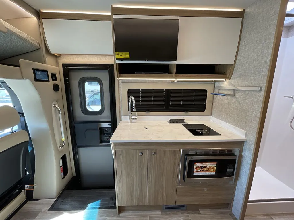 2026 Tiffin Wayfarer 25 XLW, Photos photo 18