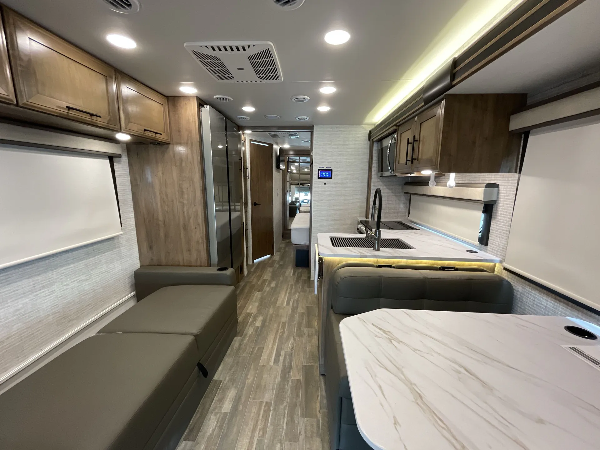 2025 Entegra Coach Esteem XL 32U - Photo 3