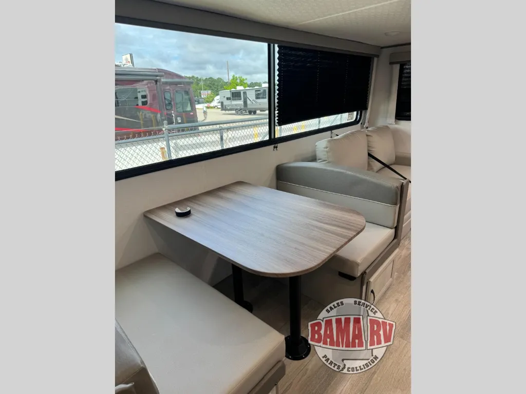 2027 Coachmen Catalina Legacy Edition 333DBDSCK, Photos photo 9