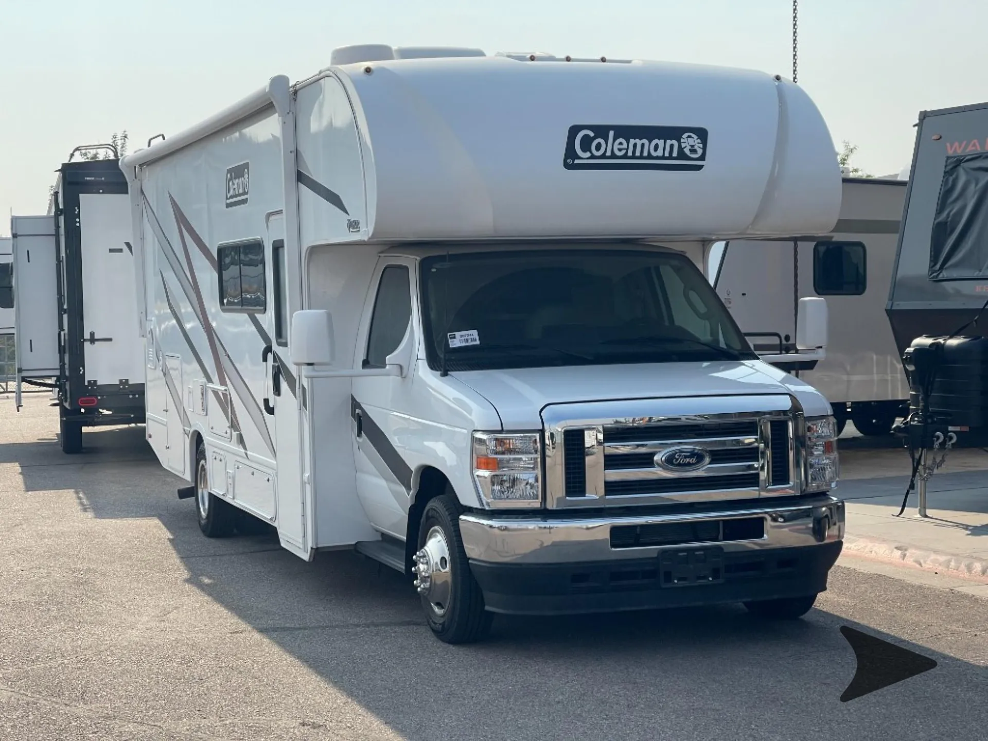 2025 Thor Motor Coach Coleman 27CL - Photo 2