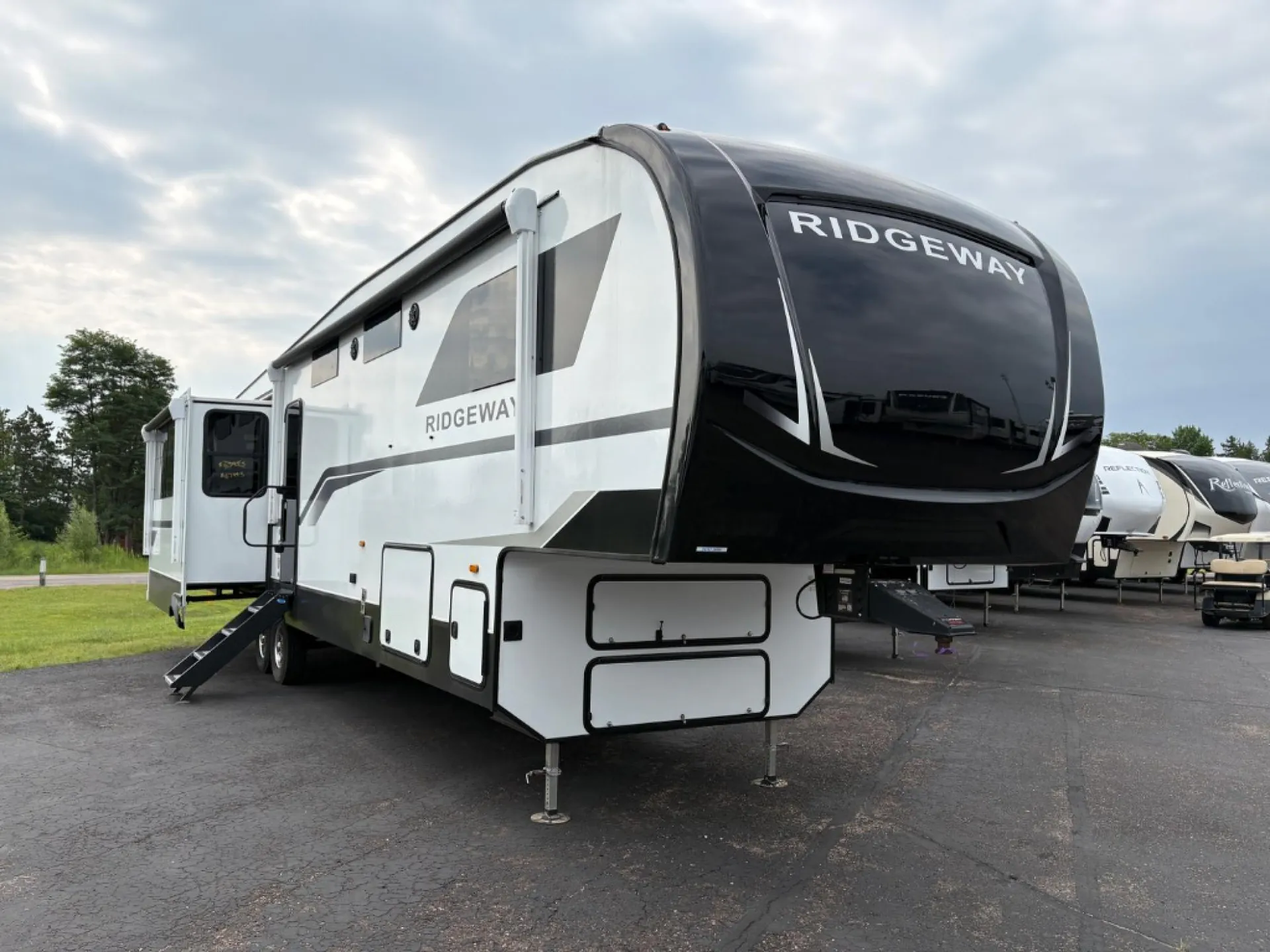 2026 K-Z Ridgeway 36MB - Photo 2