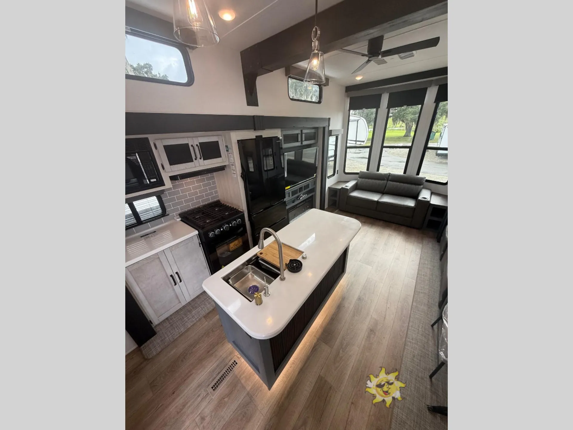 2026 Forest River Puma Vista 402LFT — Photo 7
