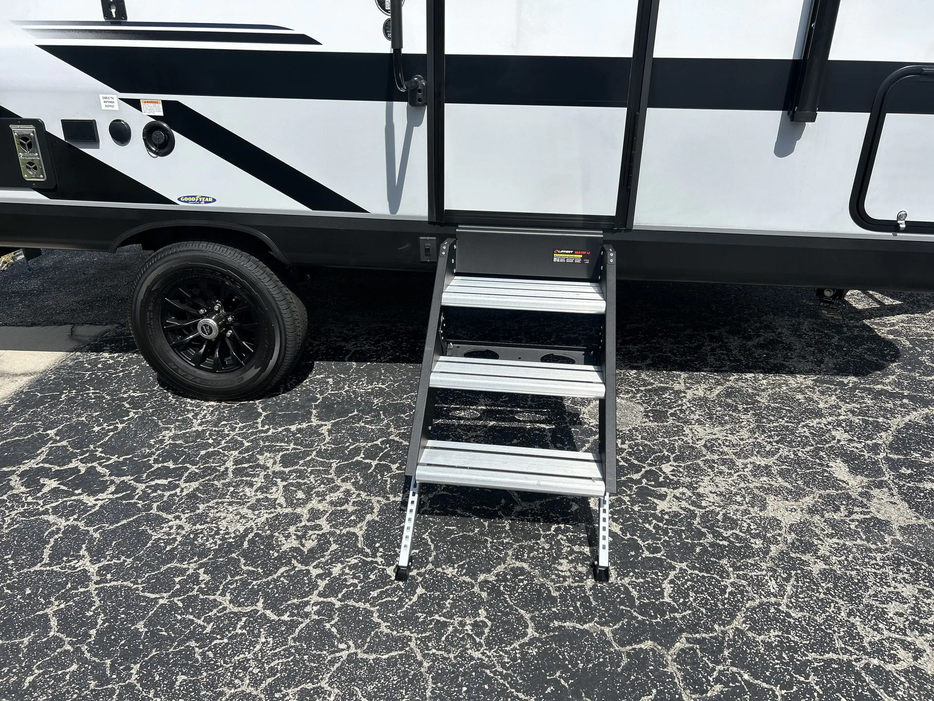 2025 Jayco Jay Feather Air 16RB - Photo 3
