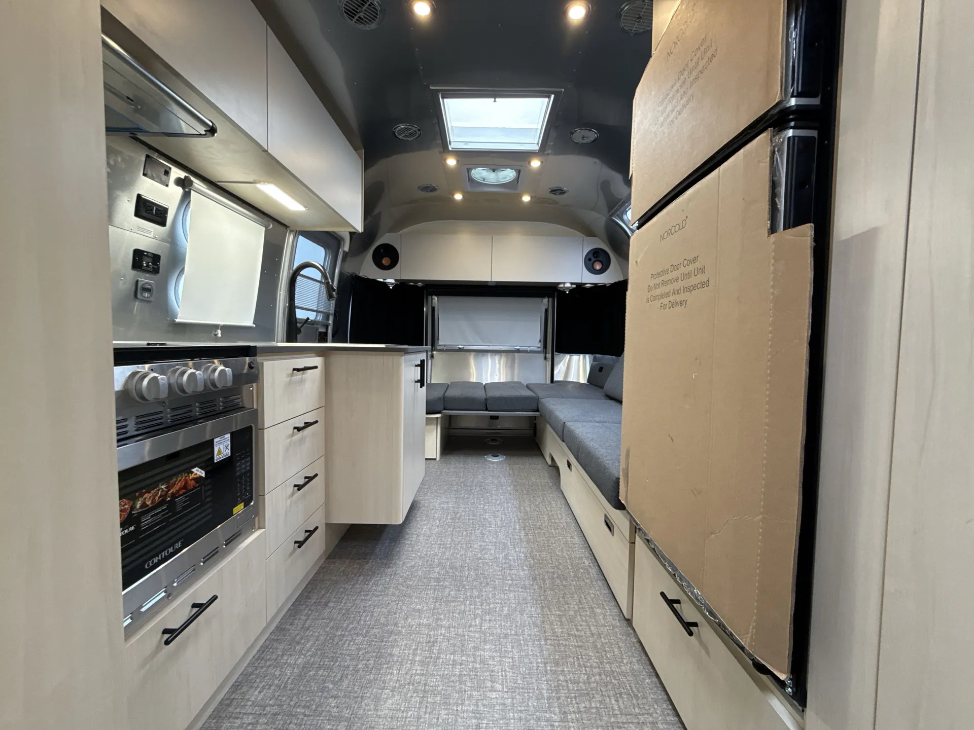 2026 Airstream Midnight Flamingo 27FB — living area main