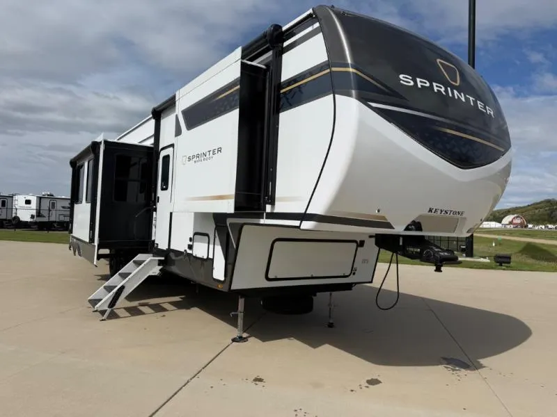 2026 Keystone Sprinter 3980FBS - Photo 2
