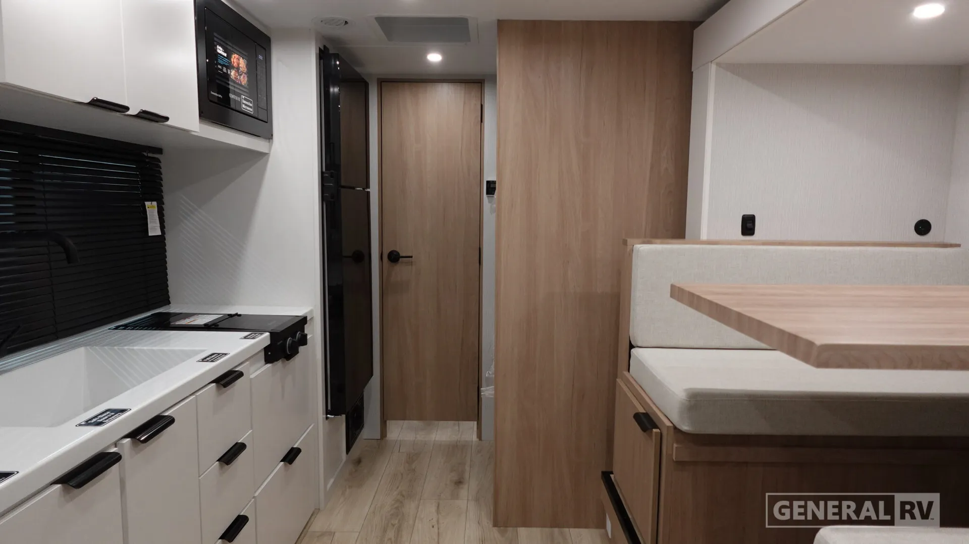 2027 Winnebago Micro Minnie 2200FBH - Photo 3