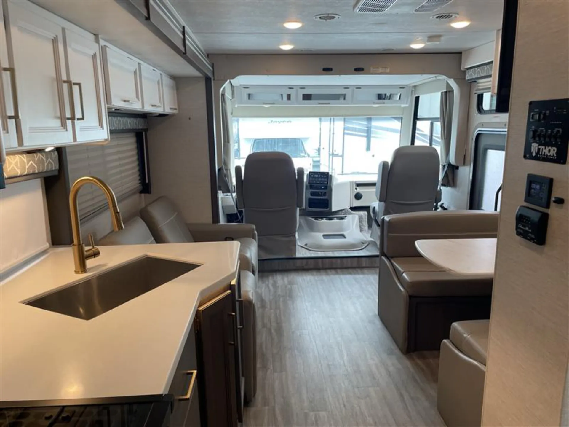 2024 Thor Motor Coach A.C.E 29D - Photo 3