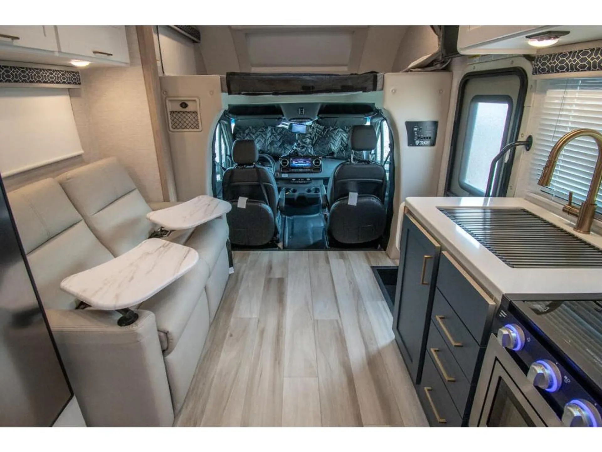 2026 Thor Motor Coach Quantum Sprinter GL24 - Photo 3