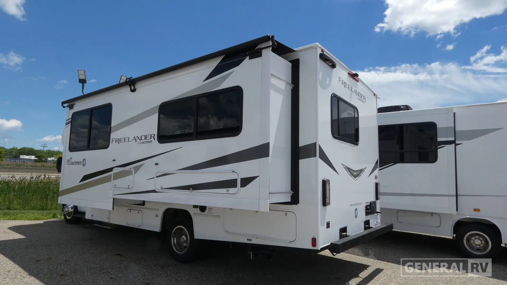 2024 Coachmen Freelander 23FS - Photo 4
