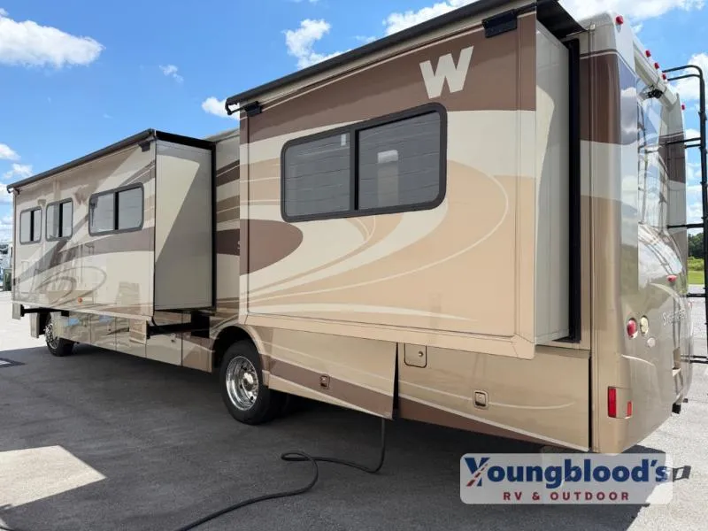 2012 Winnebago Sightseer 36V - Photo 4