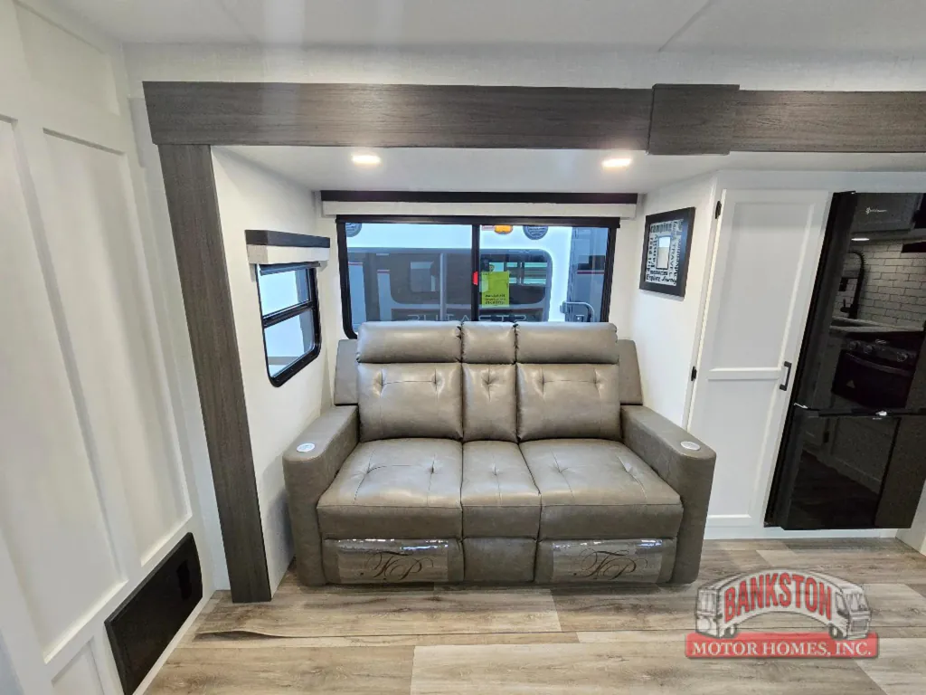 2026 Venture RV Stratus SR302VBH, Photos photo 18