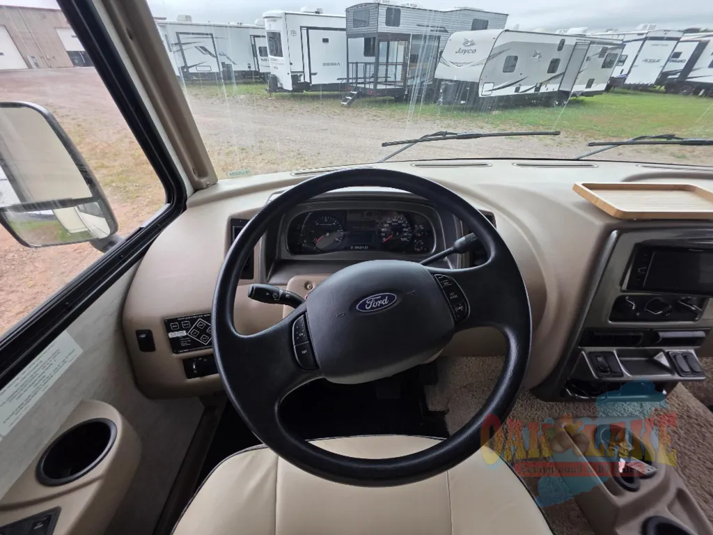 2018 Winnebago Sunstar 27P, Photos photo 5