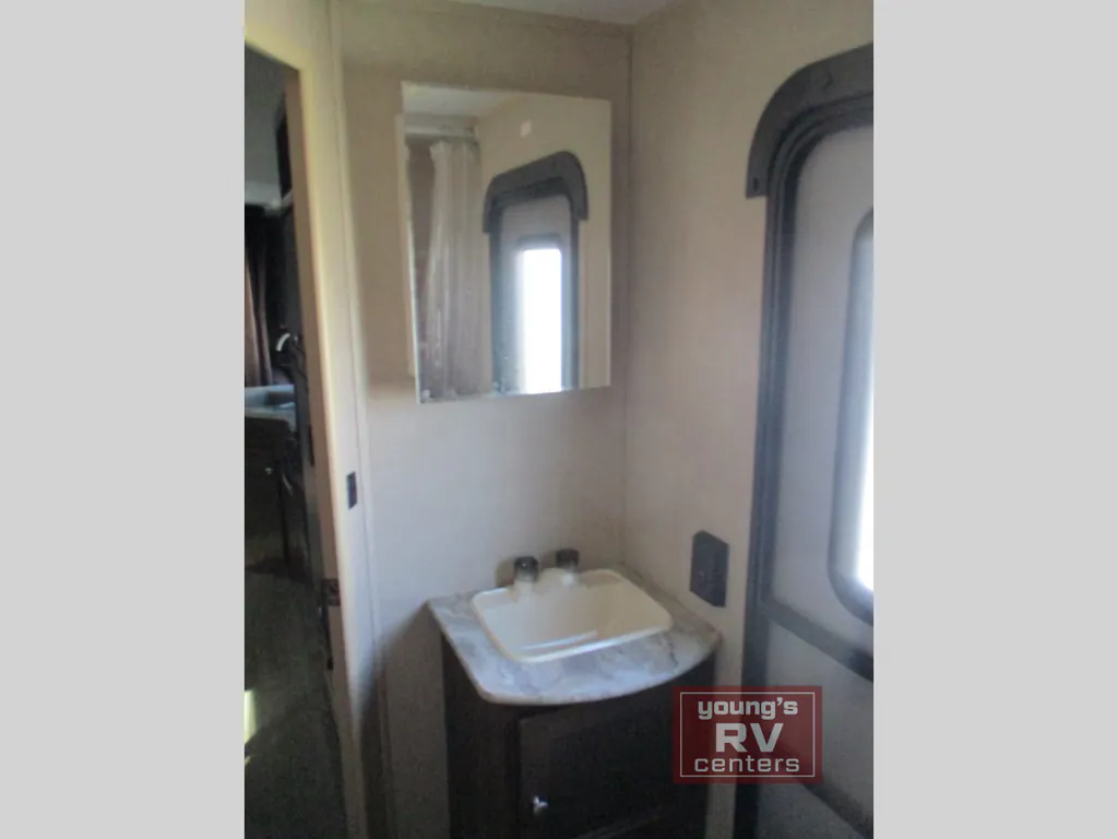 2018 Dutchmen Coleman Lantern 263BH, Photos photo 14