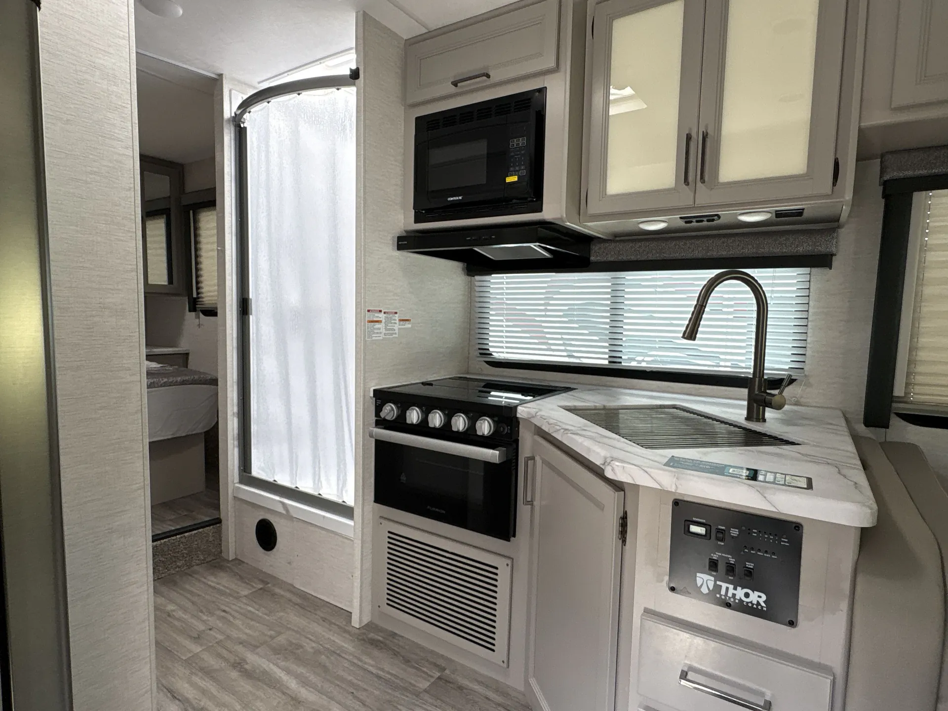 2025 Thor Motor Coach Coleman 28AM — living area main