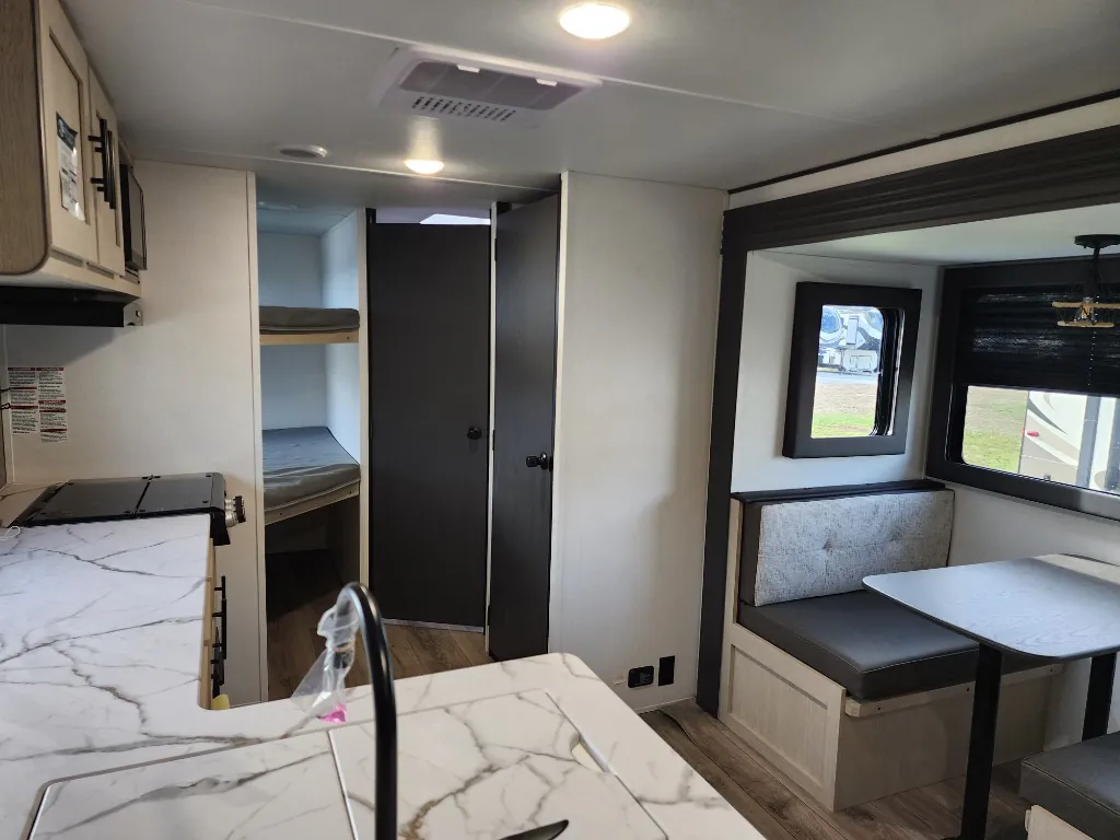 2025 Shasta RVs i-5 Edition 525BHS, Photos photo 19