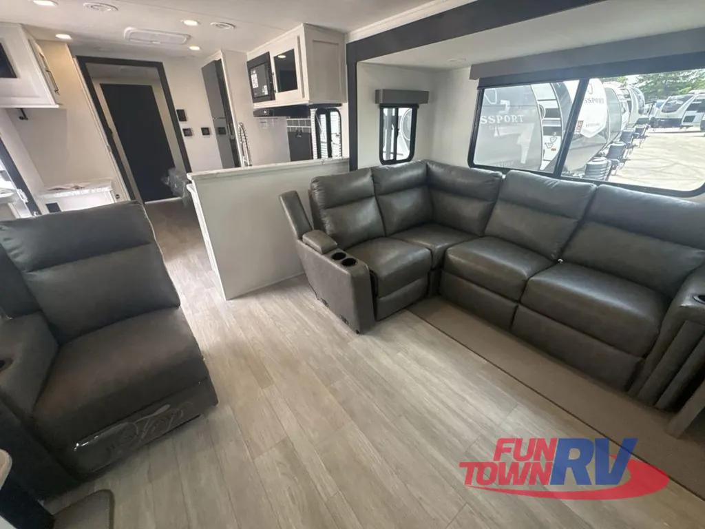 2027 Forest River Solaire 3300FLBS, Photos photo 13