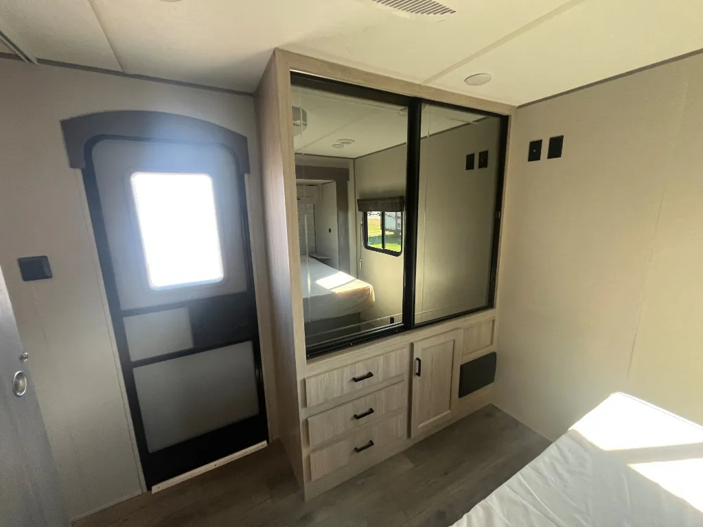 2024 Coachmen Catalina Legacy Edition 333FKTS, Photos photo 42
