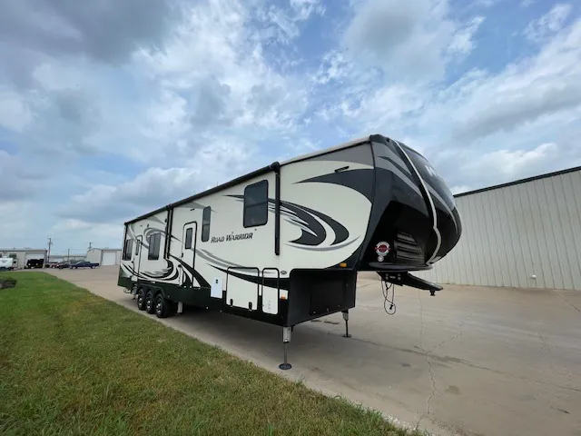 2018 Heartland Road Warrior 411