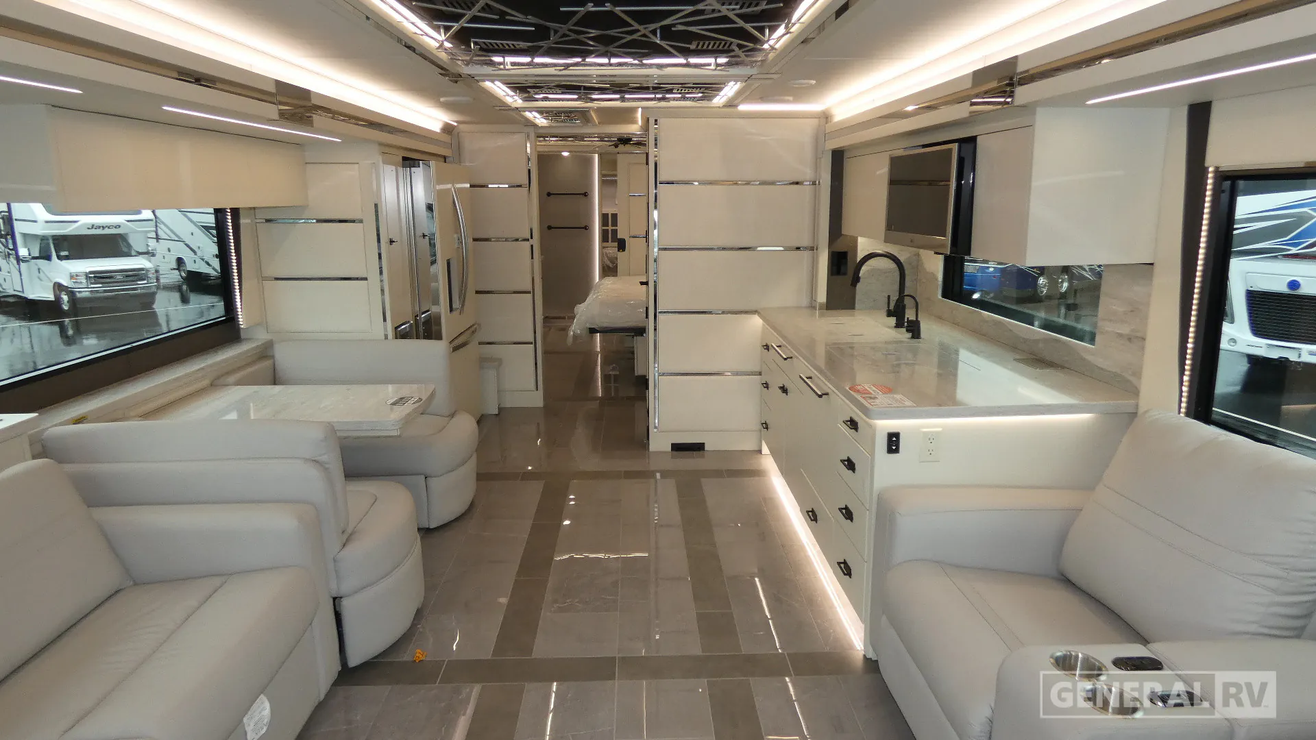 2026 Tiffin Zephyr 45 PZ - Photo 3